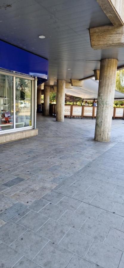 Nikolasstudiocenter Ploieşti Exteriör bild