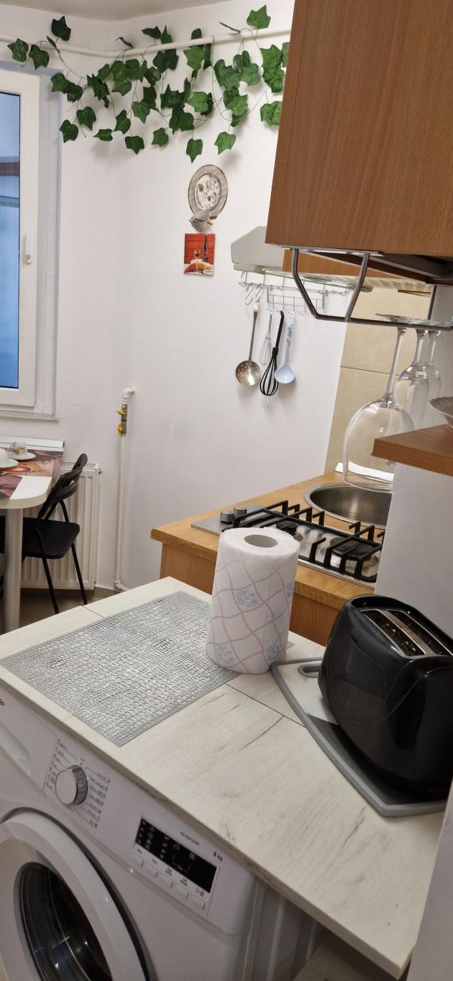 Nikolasstudiocenter Ploieşti Exteriör bild