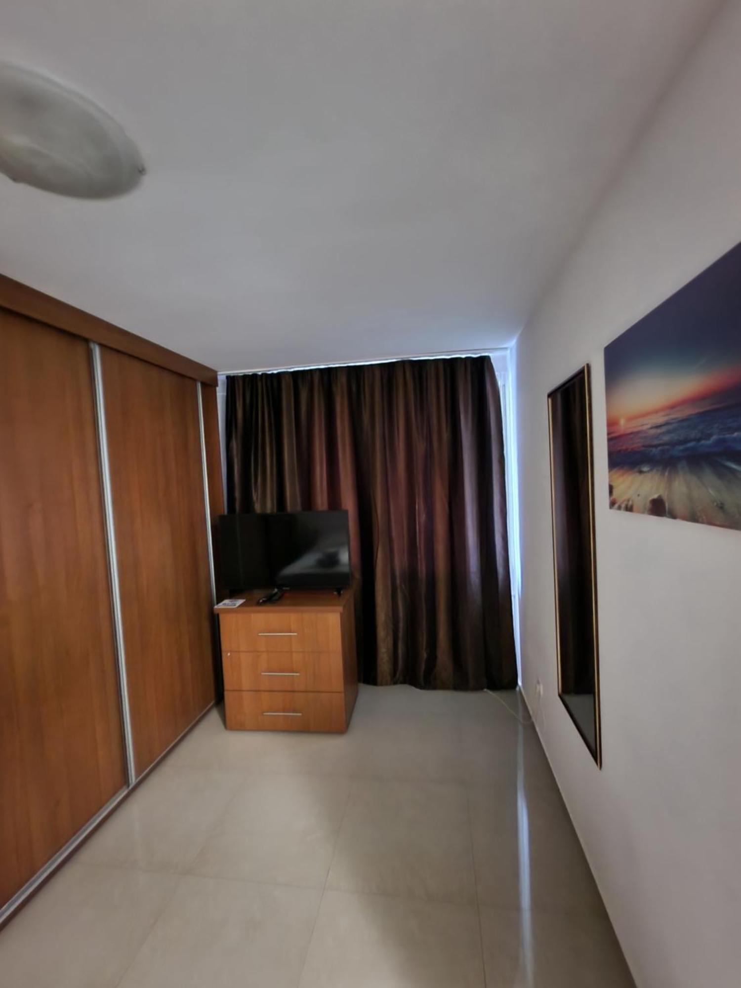 Nikolasstudiocenter Ploieşti Exteriör bild