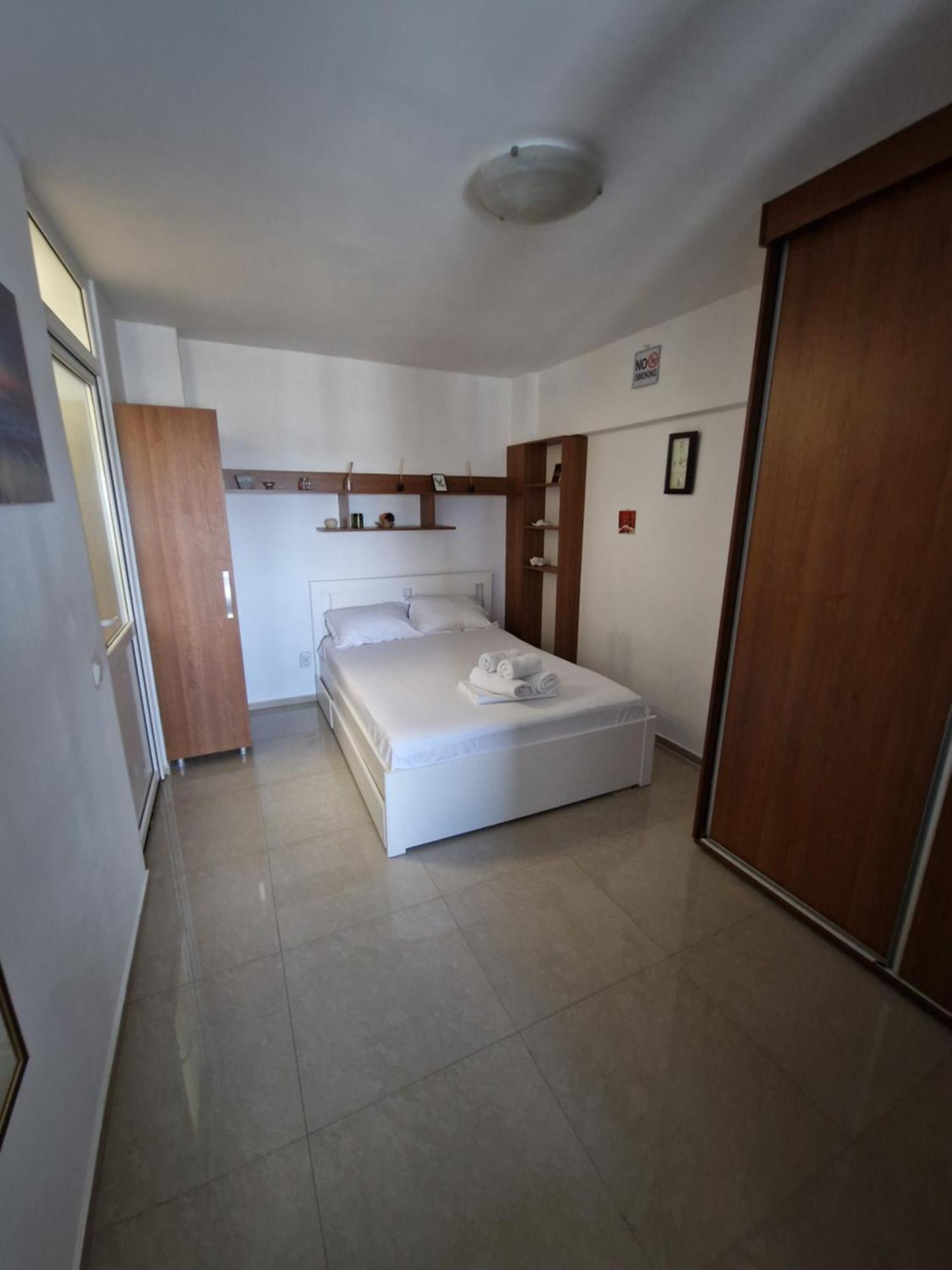 Nikolasstudiocenter Ploieşti Exteriör bild